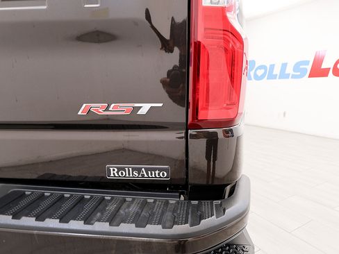 Used 2019 Chevrolet Silverado 1500 RST AWD/4WD image 25