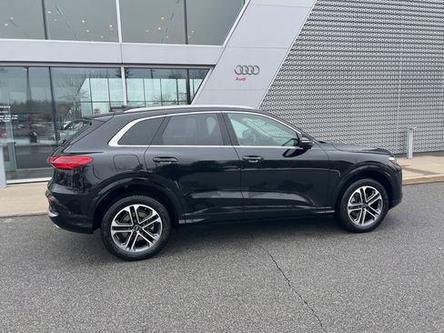 Used 2025 Audi Q5 Premium Plus w/ Premium Plus image 16