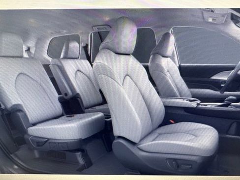 Used 2026 Toyota Grand Highlander XLE image 6