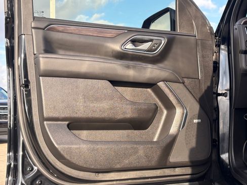 Used 2023 Chevrolet Tahoe Z71 w/ Off-Road Capability Package image 13