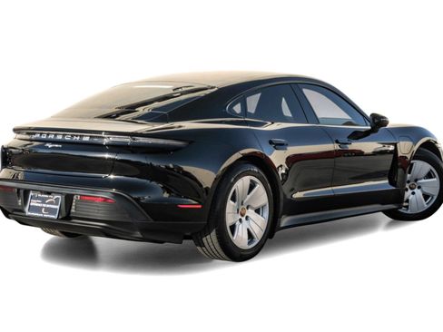 Used 2021 Porsche Taycan image 8