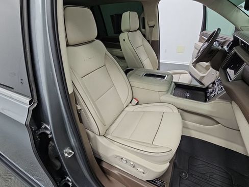 Certified 2024 GMC Yukon XL Denali w/ Advanced Technology Package AWD/4WD image 47