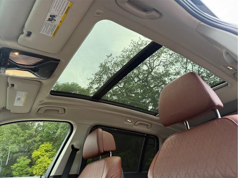 Used 2019 BMW X7 xDrive50i w/ Premium Package AWD/4WD image 11