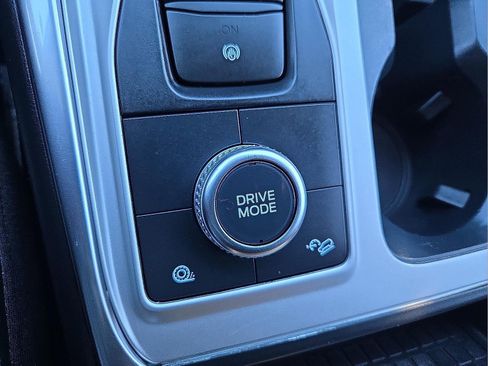 Used 2022 Ford Explorer Limited image 19