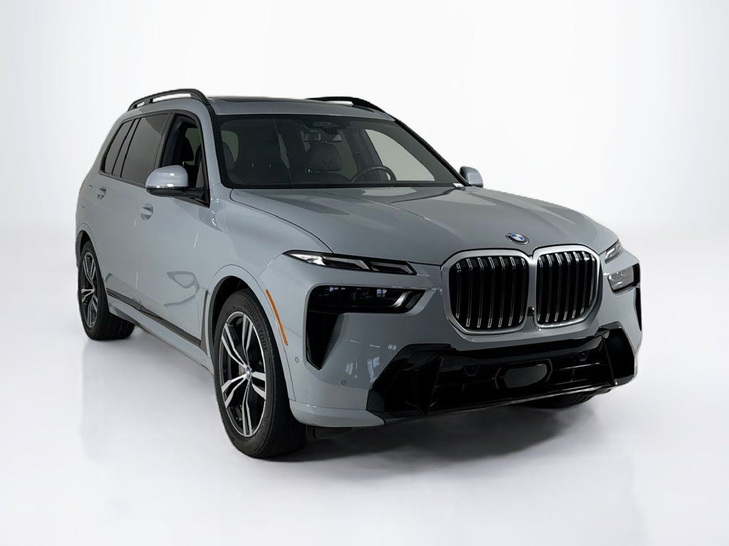 Used 2023 BMW X7 xDrive40i w/ M Sport Package AWD/4WD image 7