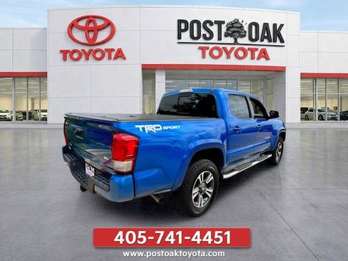 Used 2017 Toyota Tacoma TRD Sport RWD image 12