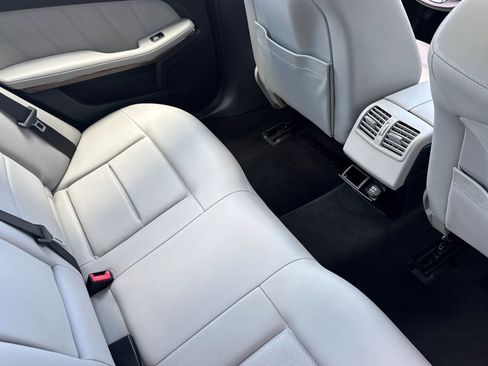 Used 2010 Mercedes-Benz E 350 Sedan image 30