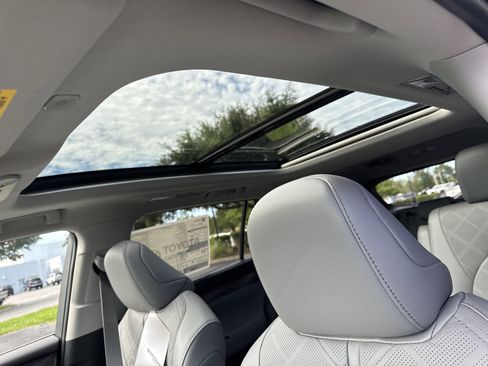New 2025 Toyota Highlander AWD image 16