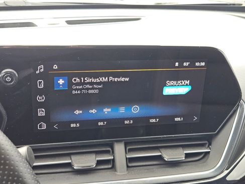 Used 2025 Chevrolet Trax RS w/ Sunroof Package image 20