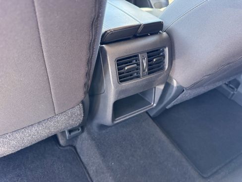 Used 2023 Nissan Rogue S image 16