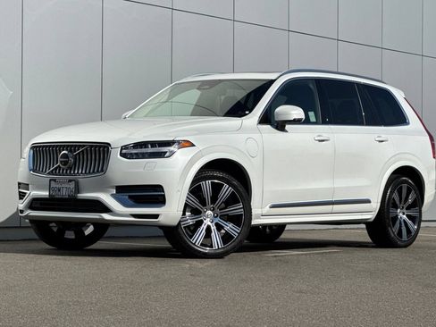 Used 2025 Volvo XC90 T8 Plus AWD/4WD image 1