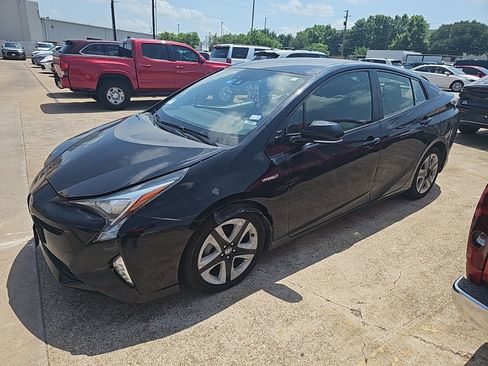 Used 2016 Toyota Prius Three Touring w/ Preferred Accessory Package image 1