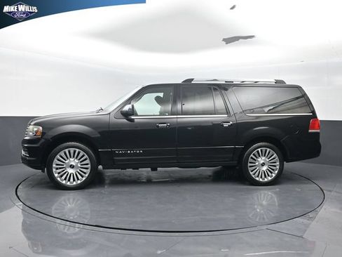 Used 2017 Lincoln Navigator L Reserve AWD/4WD image 4