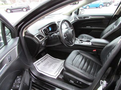 Used 2018 Ford Fusion Energi SE image 4