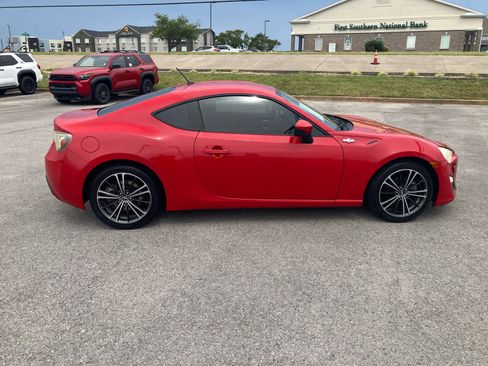 Used 2013 Scion FR-S RWD image 8