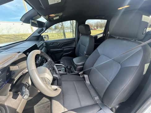 Used 2023 Chevrolet Colorado Trail Boss w/ Technology Package image 11