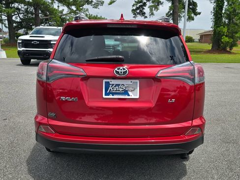 Used 2016 Toyota RAV4 LE FWD image 4