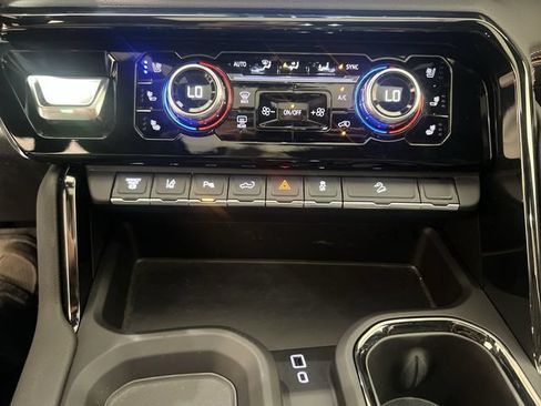Certified 2025 GMC Sierra 3500 AT4 w/ AT4 Premium Plus Package AWD/4WD image 17