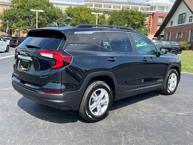 Used 2022 GMC Terrain SLE w/ Driver Convenience Package FWD image 7