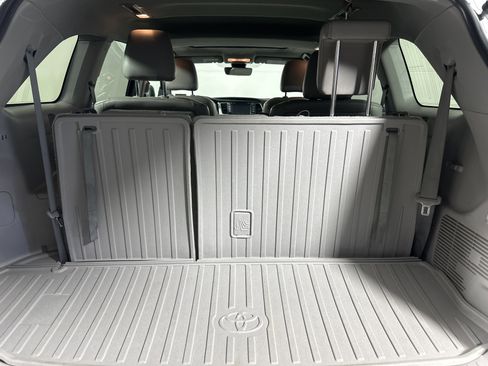 Used 2017 Toyota Highlander AWD V6 image 25