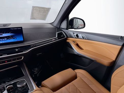 Used 2024 BMW X5 sDrive40i w/ M Sport Package image 25