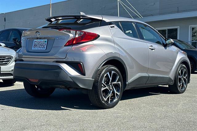Used 2019 Toyota C-HR Limited FWD image 3