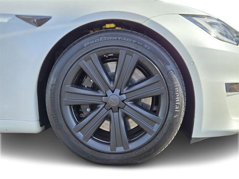 Used 2021 Tesla Model S Plaid image 8