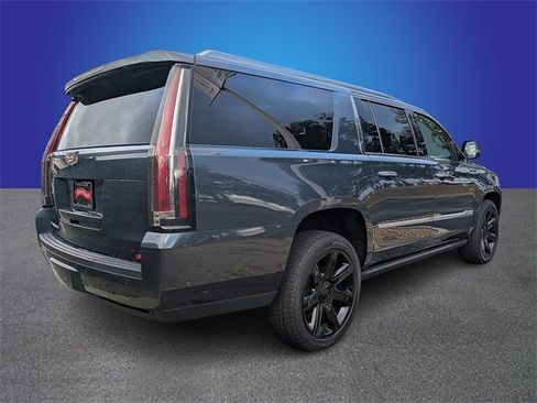 Used 2020 Cadillac Escalade ESV Premium Luxury image 5
