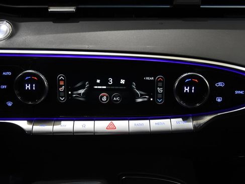 Used 2023 Genesis GV70 2.5T w/ Sport Prestige Package image 15