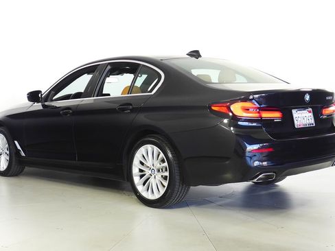 Certified 2023 BMW 530i w/ Convenience Package image 9
