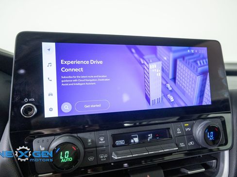 Used 2024 Toyota Grand Highlander AWD image 18