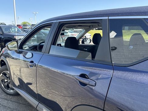 New 2025 Nissan Rogue SV AWD/4WD image 9