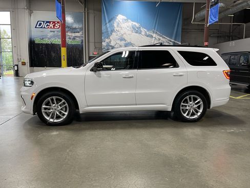 Used 2023 Dodge Durango GT AWD/4WD image 2