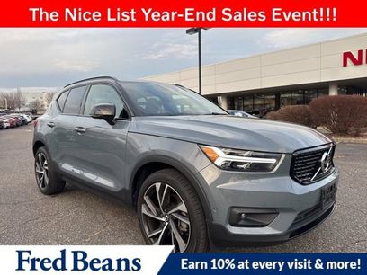 Used 2021 Volvo XC40 T5 R-Design w/ Advanced Package
