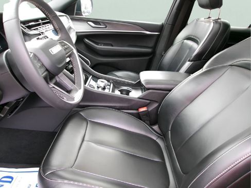 Used 2024 Jeep Grand Cherokee Limited 4xe AWD/4WD image 13