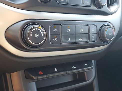 Used 2021 Chevrolet Colorado LT w/ LT Convenience Package AWD/4WD image 25