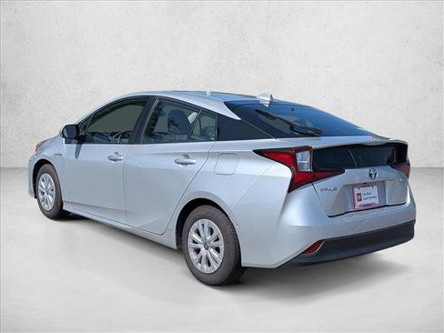 Used 2021 Toyota Prius LE FWD image 7