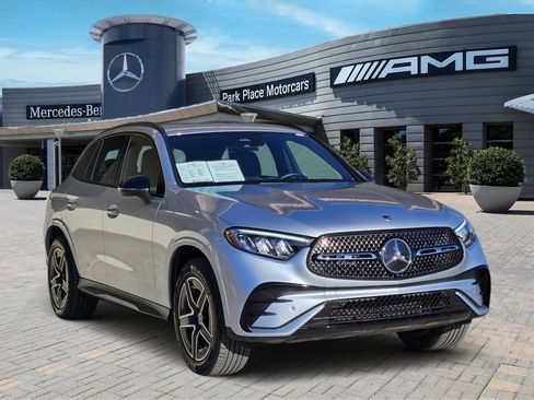 Certified 2025 Mercedes-Benz GLC 300 4MATIC image 2