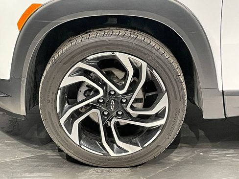 Used 2024 Chevrolet TrailBlazer RS w/ Convenience Package image 35
