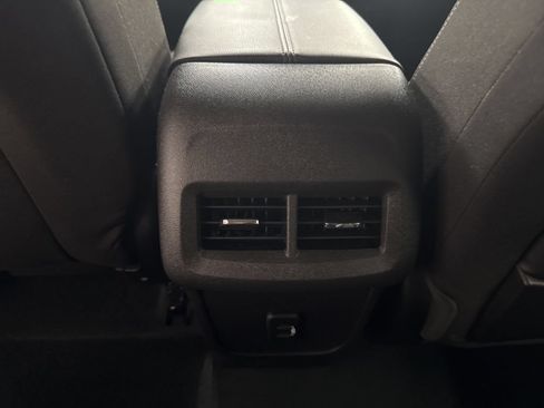 Used 2024 GMC Terrain SLE AWD/4WD image 19