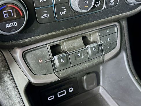 Used 2022 GMC Terrain AT4 image 32