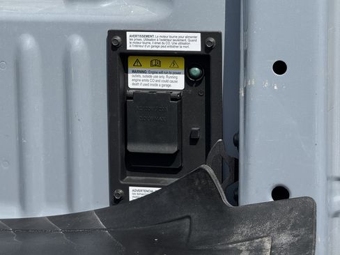 Used 2024 Ford F250 Platinum image 8