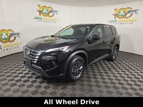 Used 2024 Nissan Rogue S AWD/4WD image 3