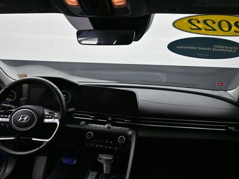 Certified 2022 Hyundai Elantra Limited image 29