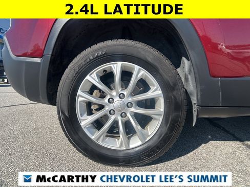 Used 2019 Jeep Cherokee Latitude w/ Popular Appearance Group image 16