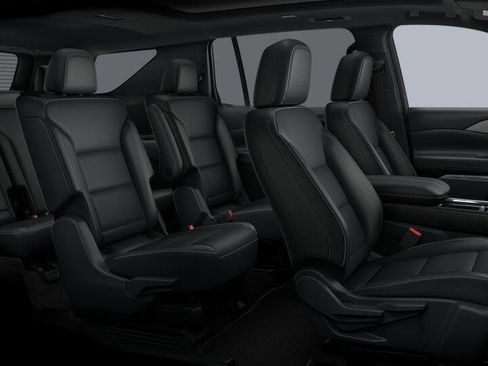 New 2026 Chevrolet Traverse LT image 8