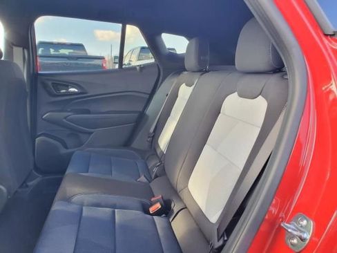 New 2026 Chevrolet Trax RS w/ Sunroof Package image 9