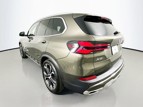 New 2026 BMW X5 xDrive50e w/ Climate Comfort Package image 7