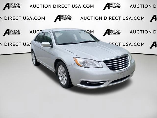 Used 2012 Chrysler 200 Touring FWD image 5