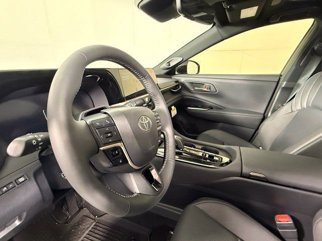 Used 2026 Toyota Crown Platinum AWD/4WD image 17